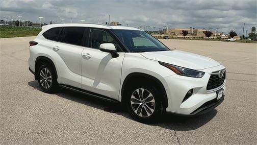 2024 Toyota Highlander XLE