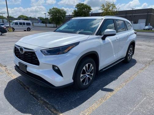 2024 Toyota Highlander XLE