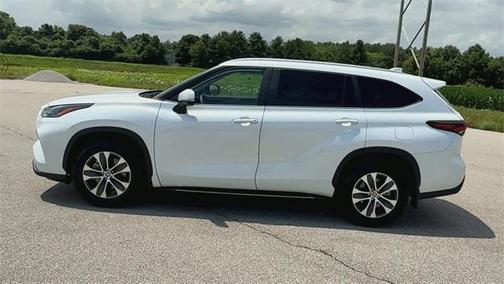 2024 Toyota Highlander XLE