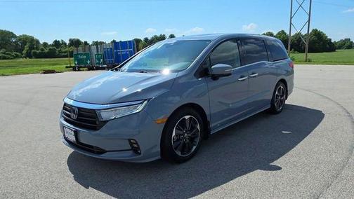 Sonic Gray Pearl 2024 Honda Odyssey Elite