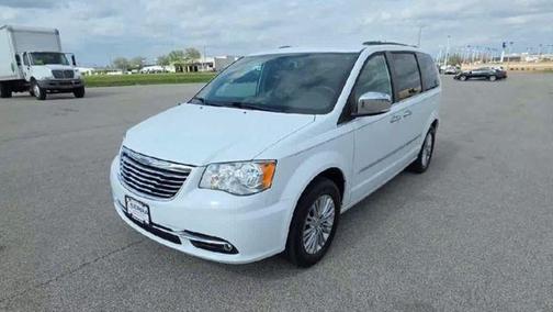 2015 Chrysler Town & Country Touring-L