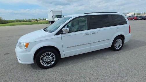 2015 Chrysler Town & Country Touring-L