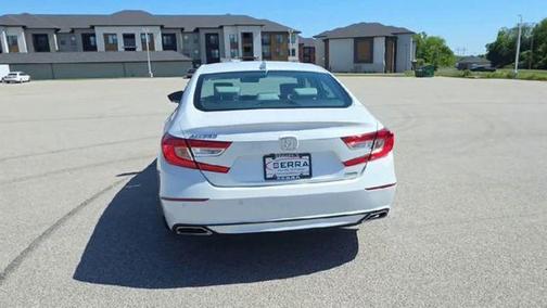 Platinum White Pearl 2018 Honda Accord Touring