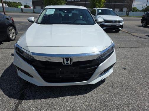 Platinum White Pearl 2018 Honda Accord Touring