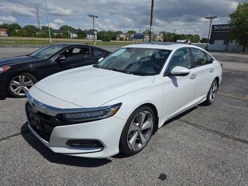 Platinum White Pearl 2018 Honda Accord Touring