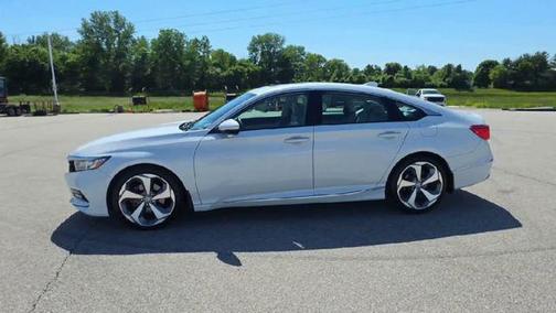 Platinum White Pearl 2018 Honda Accord Touring