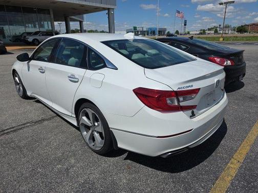 Platinum White Pearl 2018 Honda Accord Touring