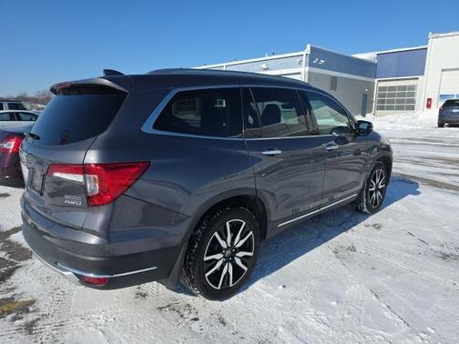 2022 Honda Pilot Touring 8-Passenger