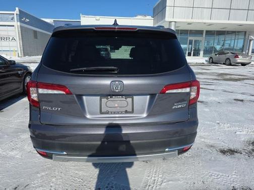 2022 Honda Pilot Touring 8-Passenger