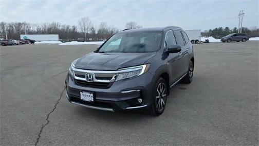 2022 Honda Pilot Touring 8-Passenger