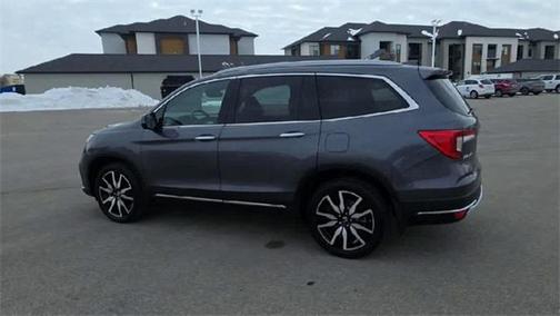 2022 Honda Pilot Touring 8-Passenger