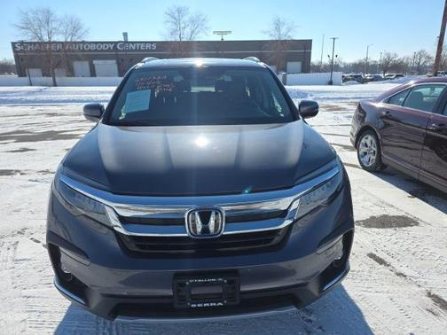 2022 Honda Pilot Touring 8-Passenger