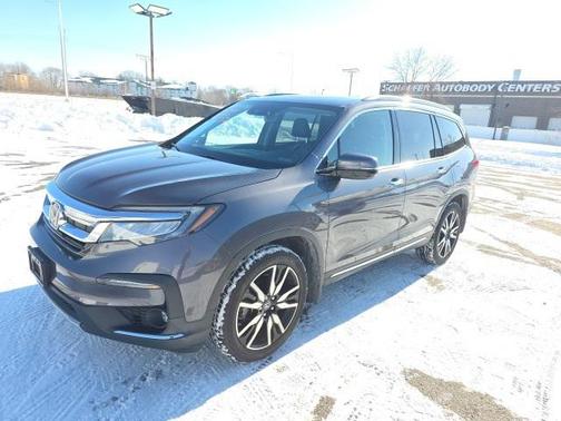 2022 Honda Pilot Touring 8-Passenger