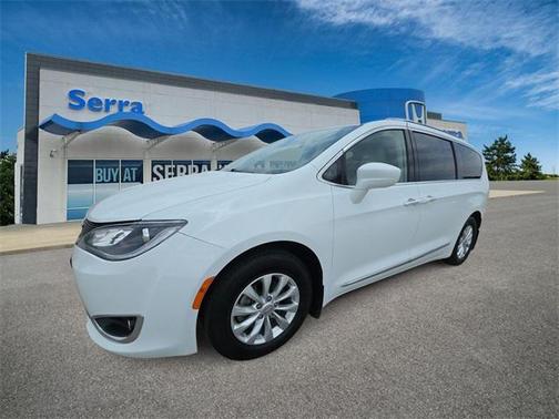 2018 Chrysler Pacifica Touring-L Plus