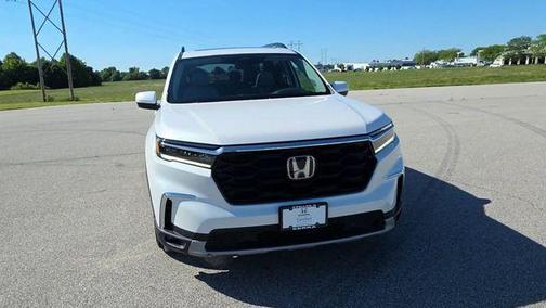 +wy 2025 Honda Pilot Touring 8-Passenger