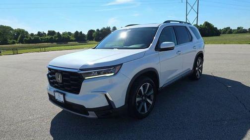 +wy 2025 Honda Pilot Touring 8-Passenger