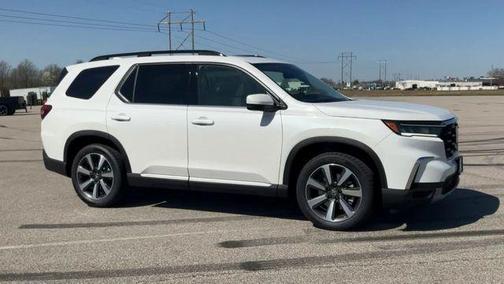 +wy 2025 Honda Pilot Touring 8-Passenger