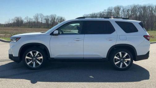 +wy 2025 Honda Pilot Touring 8-Passenger