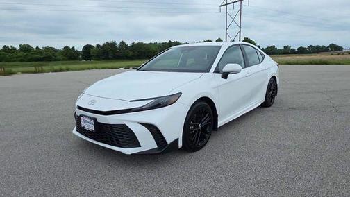 Ice Cap 2025 Toyota Camry SE