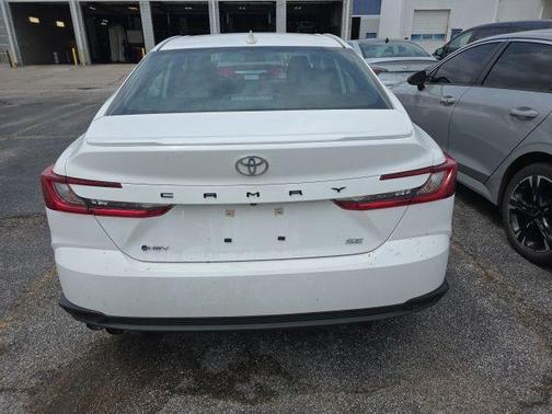 Ice Cap 2025 Toyota Camry SE