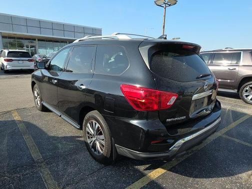Magnetic Black Pearl 2019 Nissan Pathfinder S
