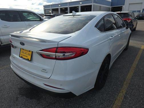 2020 Ford Fusion SE