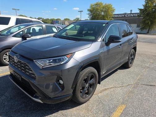 2020 Toyota RAV4 Hybrid SE