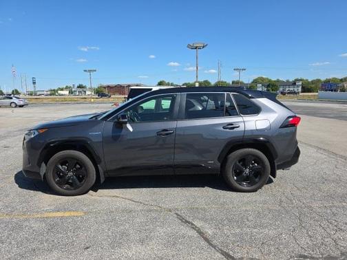 2020 Toyota RAV4 Hybrid SE