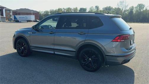 2023 Volkswagen Tiguan 2.0T SE R-Line Black