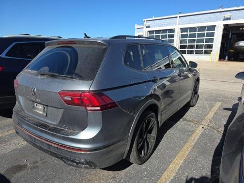2023 Volkswagen Tiguan 2.0T SE R-Line Black