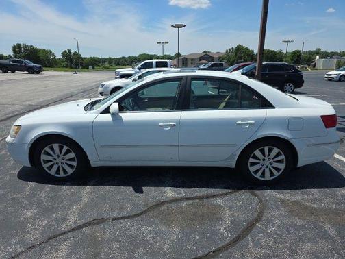 Powder White Pearl 2009 Hyundai SONATA Limited