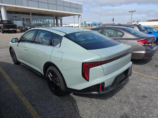 2025 Kia K4 GT-Line Turbo