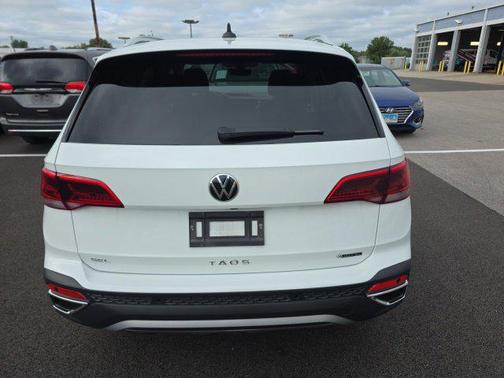 Pure White 2022 Volkswagen Taos 1.5T SEL