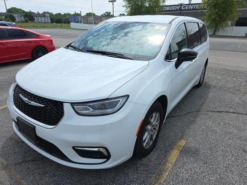 Bright White Clearcoat 2025 Chrysler Pacifica L