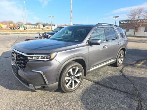 2025 Honda Pilot Touring 8-Passenger