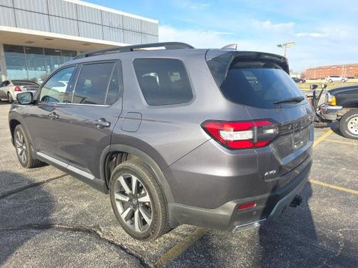 2025 Honda Pilot Touring 8-Passenger