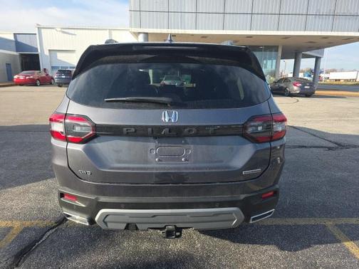 2025 Honda Pilot Touring 8-Passenger