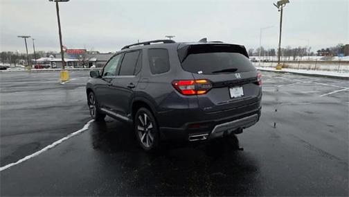2025 Honda Pilot Touring 8-Passenger