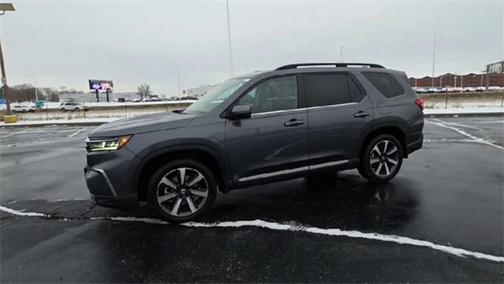 2025 Honda Pilot Touring 8-Passenger