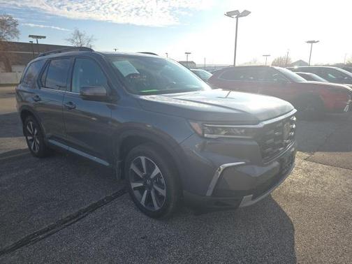 2025 Honda Pilot Touring 8-Passenger