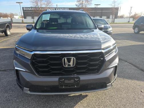 2025 Honda Pilot Touring 8-Passenger