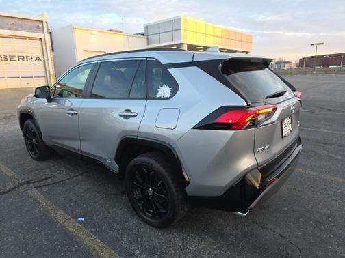 2023 Toyota RAV4 Hybrid SE