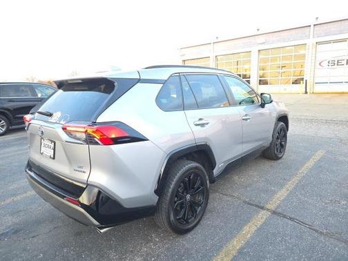 2023 Toyota RAV4 Hybrid SE