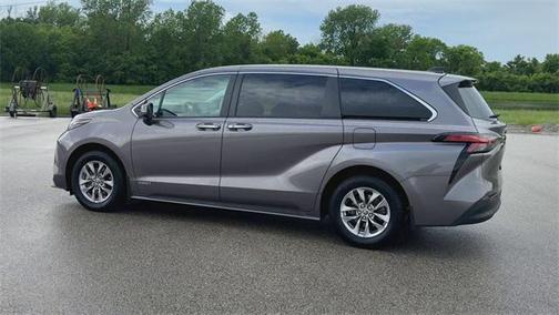 2021 Toyota Sienna XLE 7 Passenger