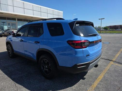 B-638p 2025 Honda Pilot TrailSport