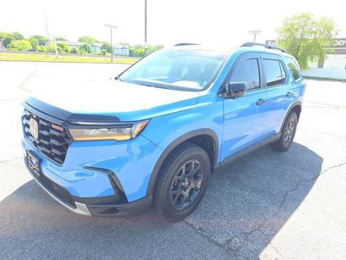 B-638p 2025 Honda Pilot TrailSport