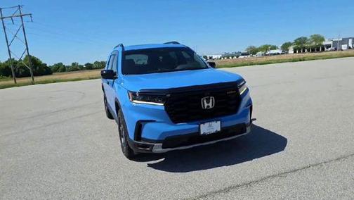 B-638p 2025 Honda Pilot TrailSport