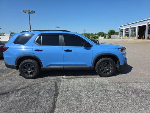 B-638p 2025 Honda Pilot TrailSport