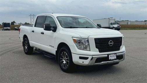 2023 Nissan Titan SV