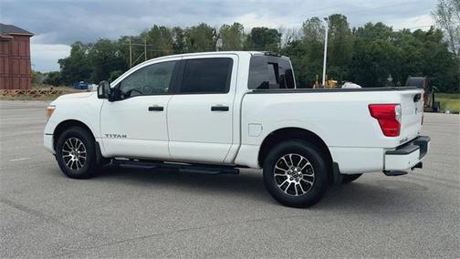2023 Nissan Titan SV